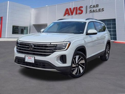 Used 2025 Volkswagen Atlas SE image 1