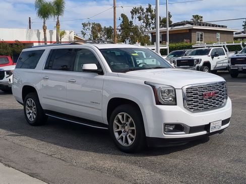 Used 2020 GMC Yukon XL Denali w/ Open Road Package RWD image 9