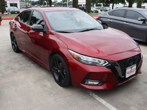 Used 2021 Nissan Sentra SR FWD image 2