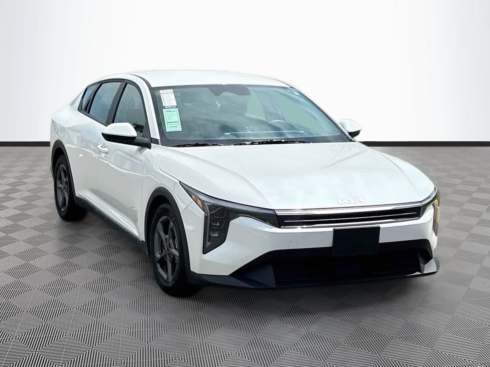 Used 2025 Kia K4 FWD image 3