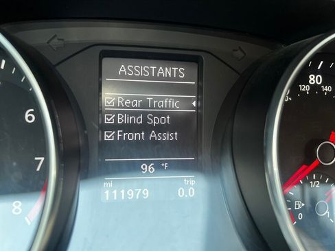 Used 2018 Volkswagen Passat 2.0T SE FWD image 38