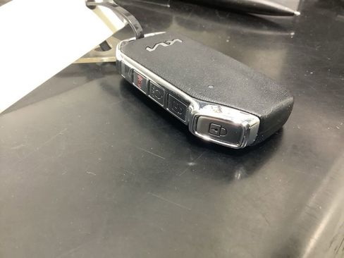 Used 2025 Kia Niro EX image 26