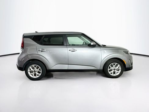 Used 2025 Kia Soul LX w/ LX Technology Package FWD image 10