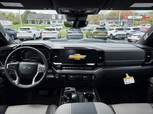 Used 2022 Chevrolet Silverado 1500 ZR2 w/ Technology Package AWD/4WD image 16
