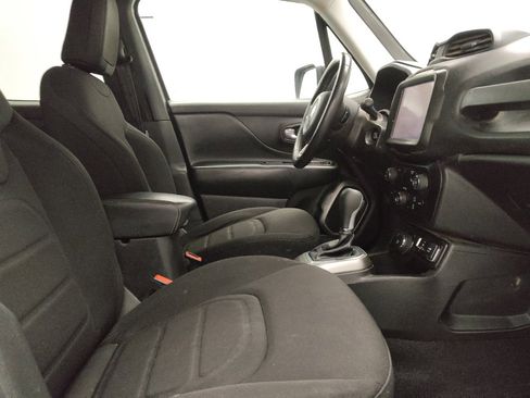 Used 2022 Jeep Renegade Latitude AWD/4WD image 21