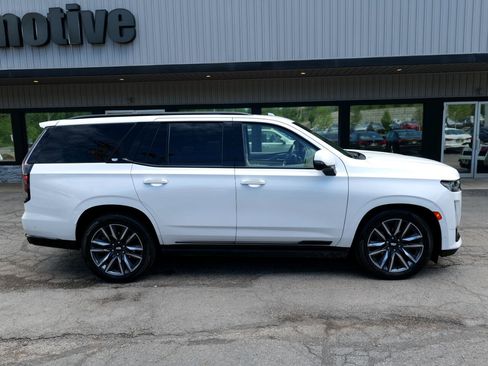 Used 2021 Cadillac Escalade Sport Platinum image 4