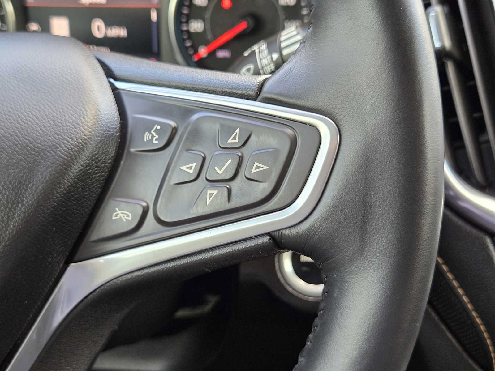Used 2022 Chevrolet Equinox Premier FWD image 28