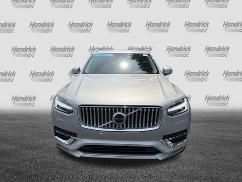 Used 2025 Volvo XC90 B5 Core AWD/4WD image 3