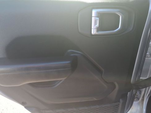 Used 2021 Jeep Gladiator Mojave AWD/4WD image 11