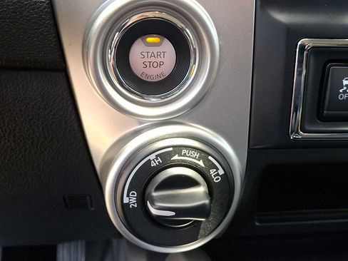 Used 2021 Nissan Titan SV w/ SV Convenience Package AWD/4WD image 25