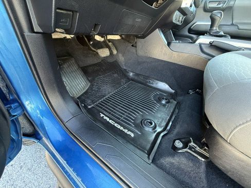 Used 2018 Toyota Tacoma SR5 image 22