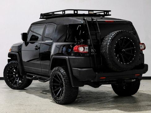 Used 2013 Toyota FJ Cruiser 4WD w/ Convenience Pkg image 8