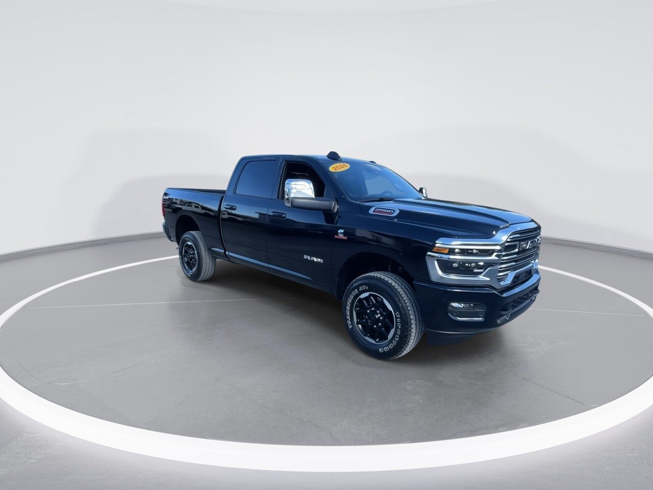 Used 2026 RAM 2500 Laramie AWD/4WD image 2