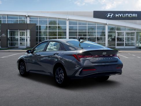 New 2026 Hyundai Elantra SEL Sport FWD image 5