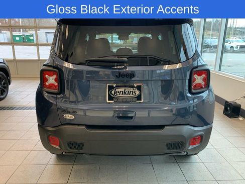 Used 2022 Jeep Renegade Altitude w/ Convenience Group image 18