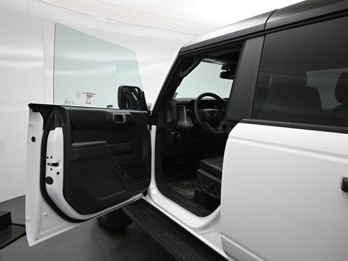 New 2026 Ford Bronco Outer Banks w/ Sasquatch Package AWD/4WD image 8