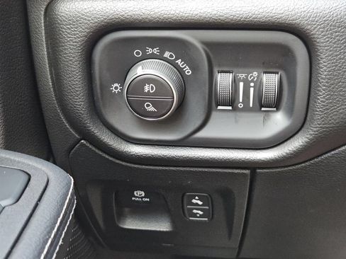 New 2026 RAM 1500 Laramie AWD/4WD image 17