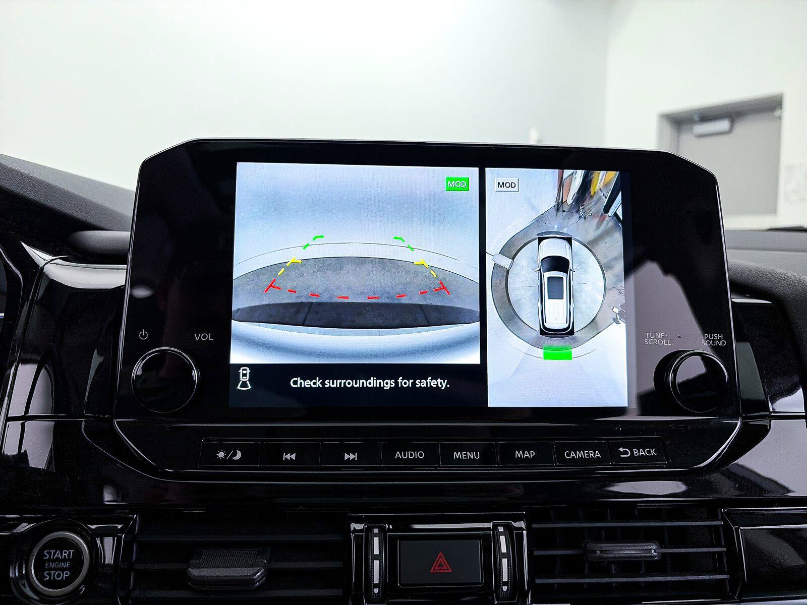 Used 2022 Nissan Pathfinder SL w/ SL Premium Package FWD image 5