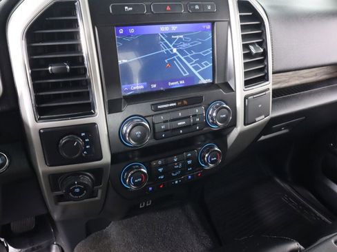 Used 2020 Ford F150 Lariat w/ Trailer Tow Package image 18