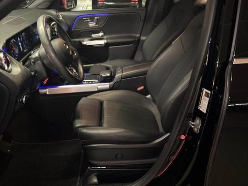 Used 2023 Mercedes-Benz GLB 250 image 4