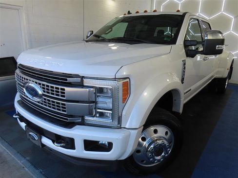 Used 2019 Ford F450 Platinum w/ Platinum Ultimate Package image 4