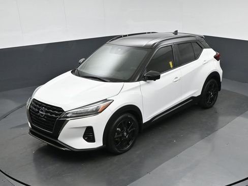 Used 2022 Nissan Kicks SR image 54