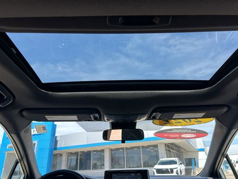 Used 2022 Toyota Corolla SE w/ SE Premium Package image 12