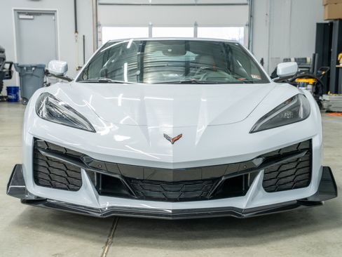 Used 2023 Chevrolet Corvette Z06 w/ Z07 Performance Package image 4