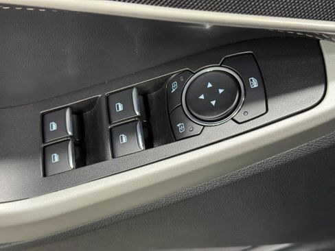 Used 2023 Ford Explorer XLT image 24