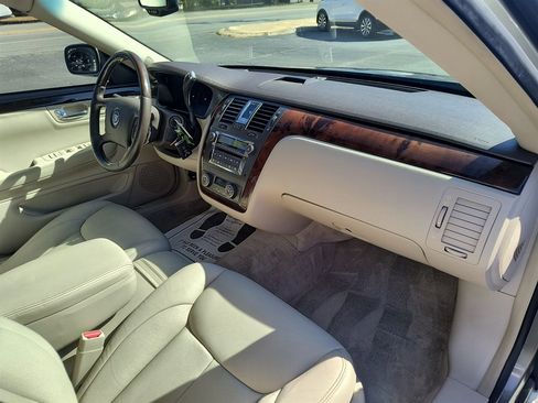 Used 2010 Cadillac DTS Luxury image 19
