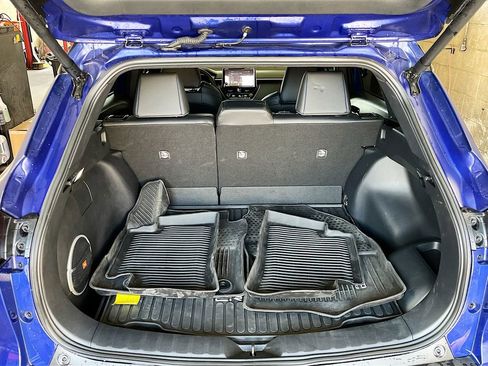 Used 2025 Toyota Corolla Cross XSE w/ Convenience Package image 28