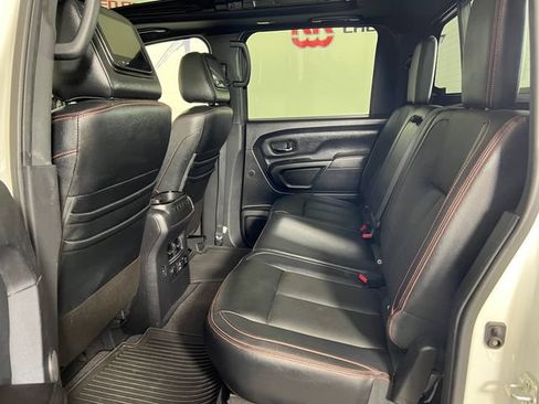 Used 2020 Nissan Titan PRO-4X w/ Pro-4x Convenience Package AWD/4WD image 25