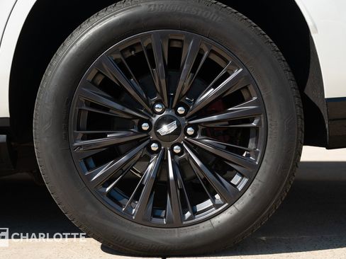 Used 2023 Cadillac Escalade V w/ LPO, ONYX Package image 8