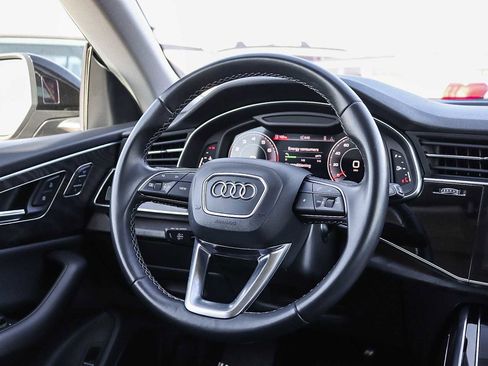 Used 2022 Audi Q8 Premium Plus image 22