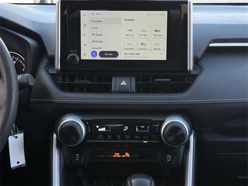 Used 2024 Toyota RAV4 LE image 17