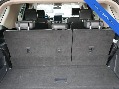 Used 2023 Ford Expedition XLT image 10