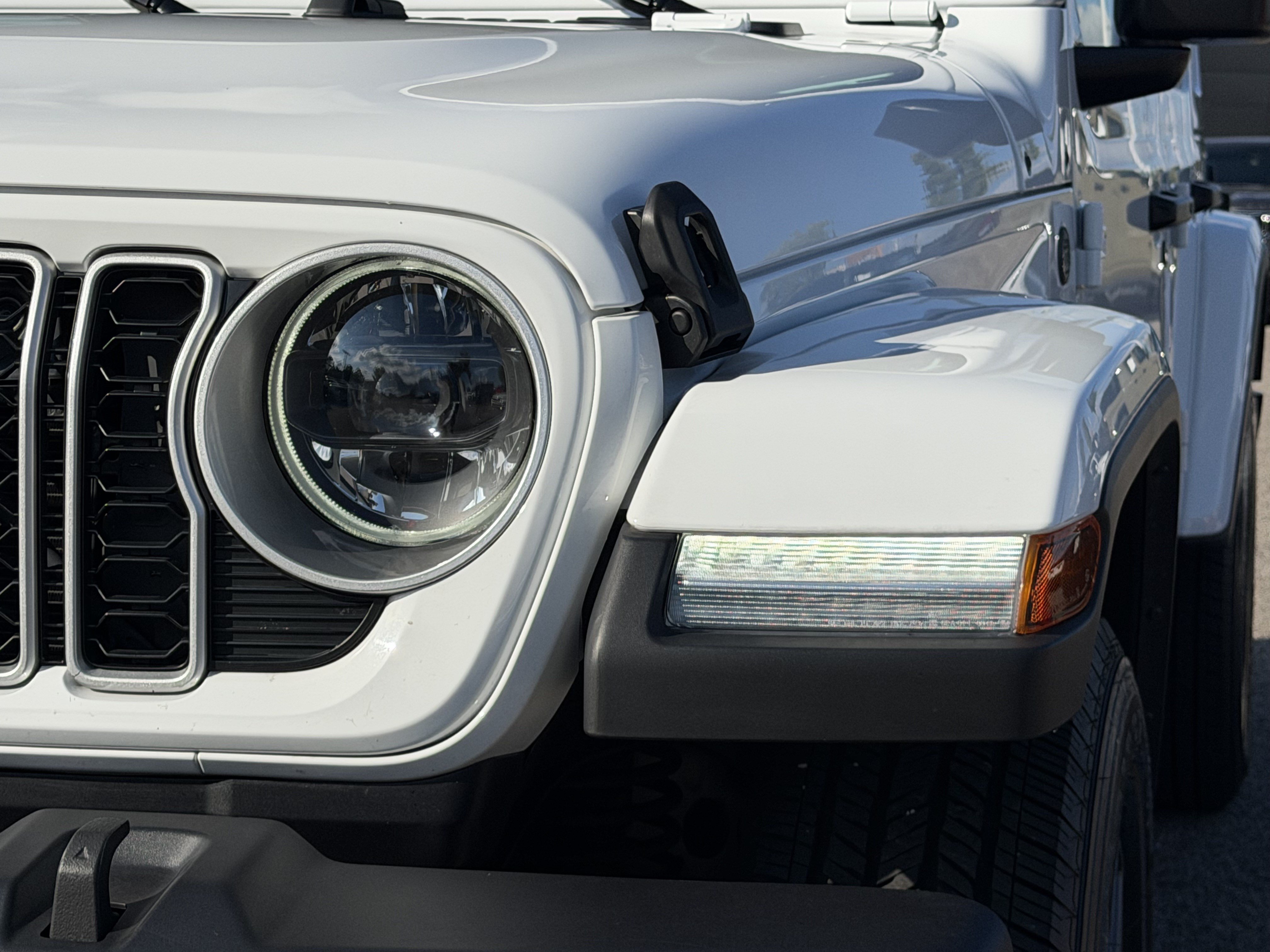 Used 2026 Jeep Wrangler Unlimited Sahara AWD/4WD image 6