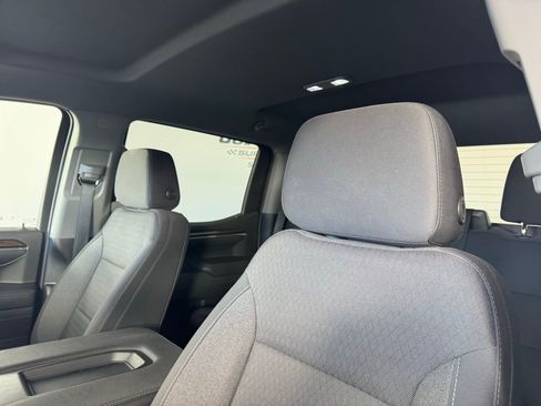 Used 2023 Chevrolet Silverado 1500 LT image 3