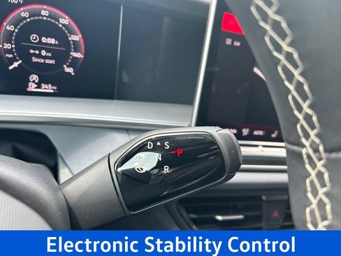 Certified 2026 Volkswagen Tiguan SE FWD image 25