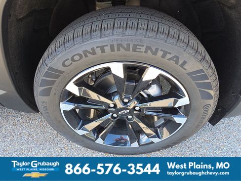 New 2026 Chevrolet Equinox RS w/ Convenience Package III FWD image 10