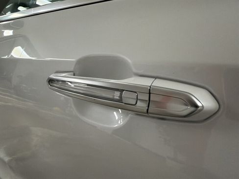 Used 2021 Cadillac XT4 Premium Luxury FWD image 17