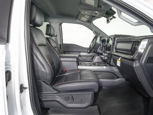 Used 2026 Ford F450 Lariat w/ FX4 Off-Road Package image 8