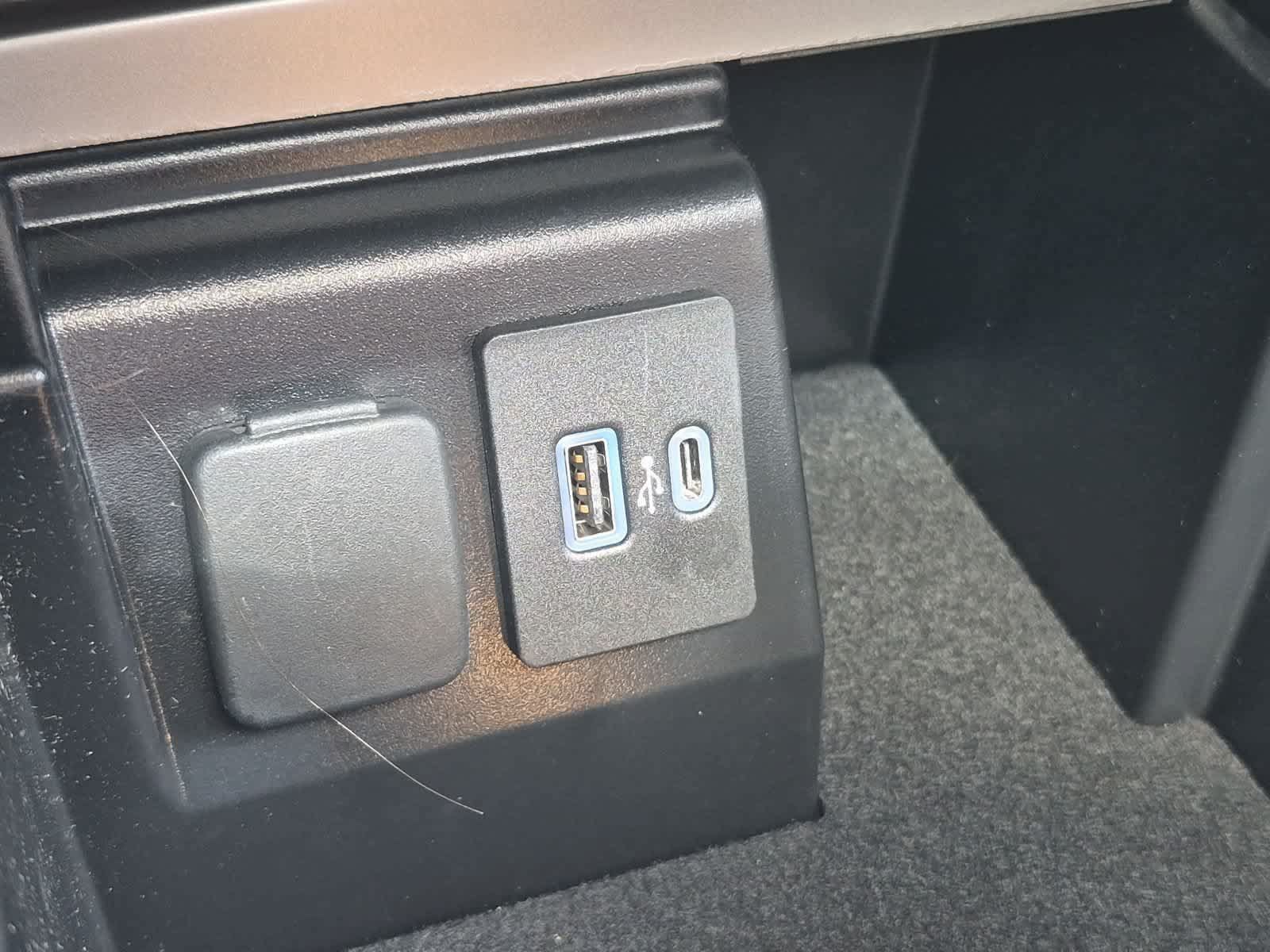 Used 2024 Ford Explorer King Ranch w/ Technology Package AWD/4WD image 33