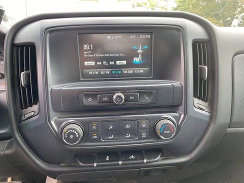 Used 2018 Chevrolet Silverado 1500 Custom w/ Custom Value Package image 18