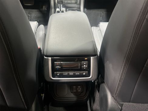 Used 2024 Subaru Ascent Limited w/ Technology Package image 21