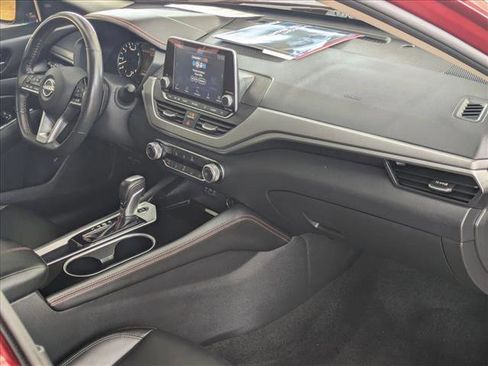 Used 2024 Nissan Altima 2.5 SR image 19