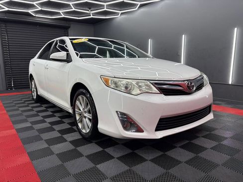 Used 2012 Toyota Camry XLE FWD image 3