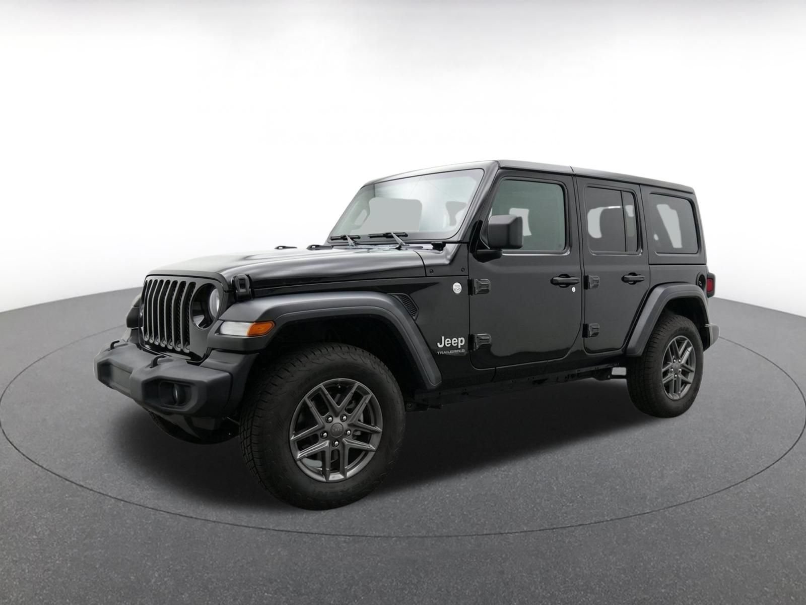 Used 2025 Jeep Wrangler Unlimited Sport AWD/4WD image 3