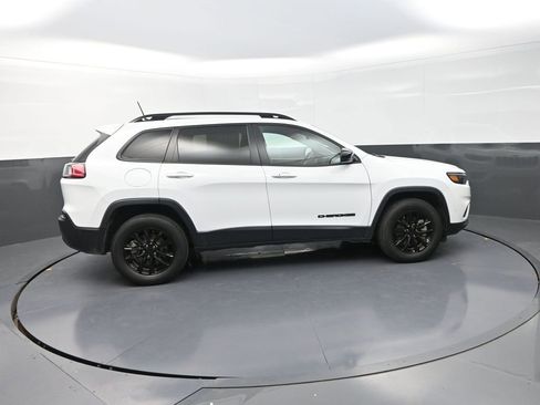 Used 2023 Jeep Cherokee Altitude Lux image 12