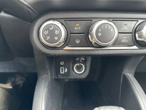 Used 2022 Nissan Versa S image 12